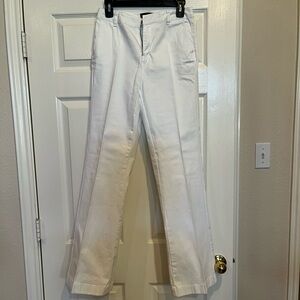 White trouser jeans
Size 4